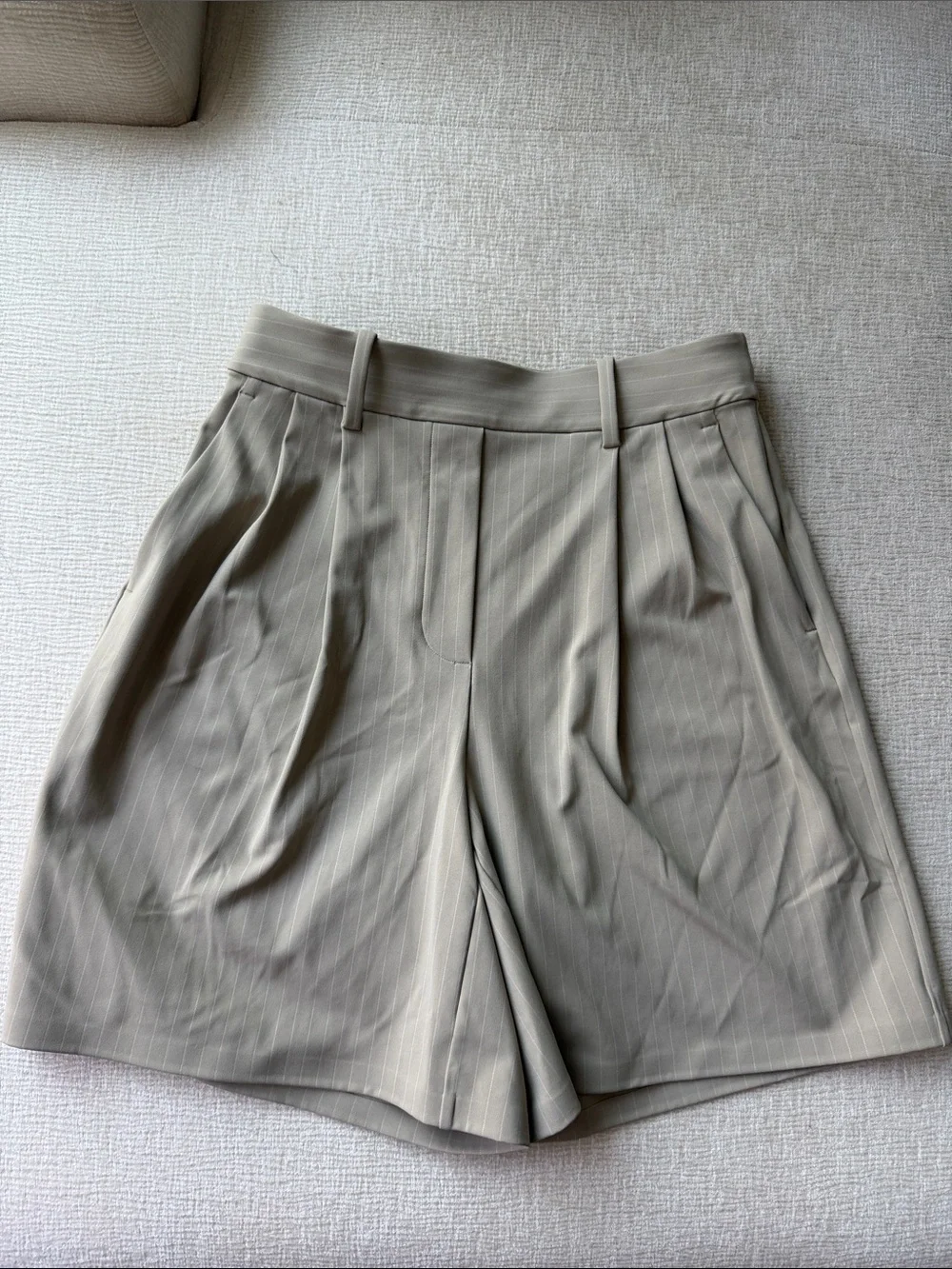 lululemon athletica High-Waist Pleated Shorts 7”